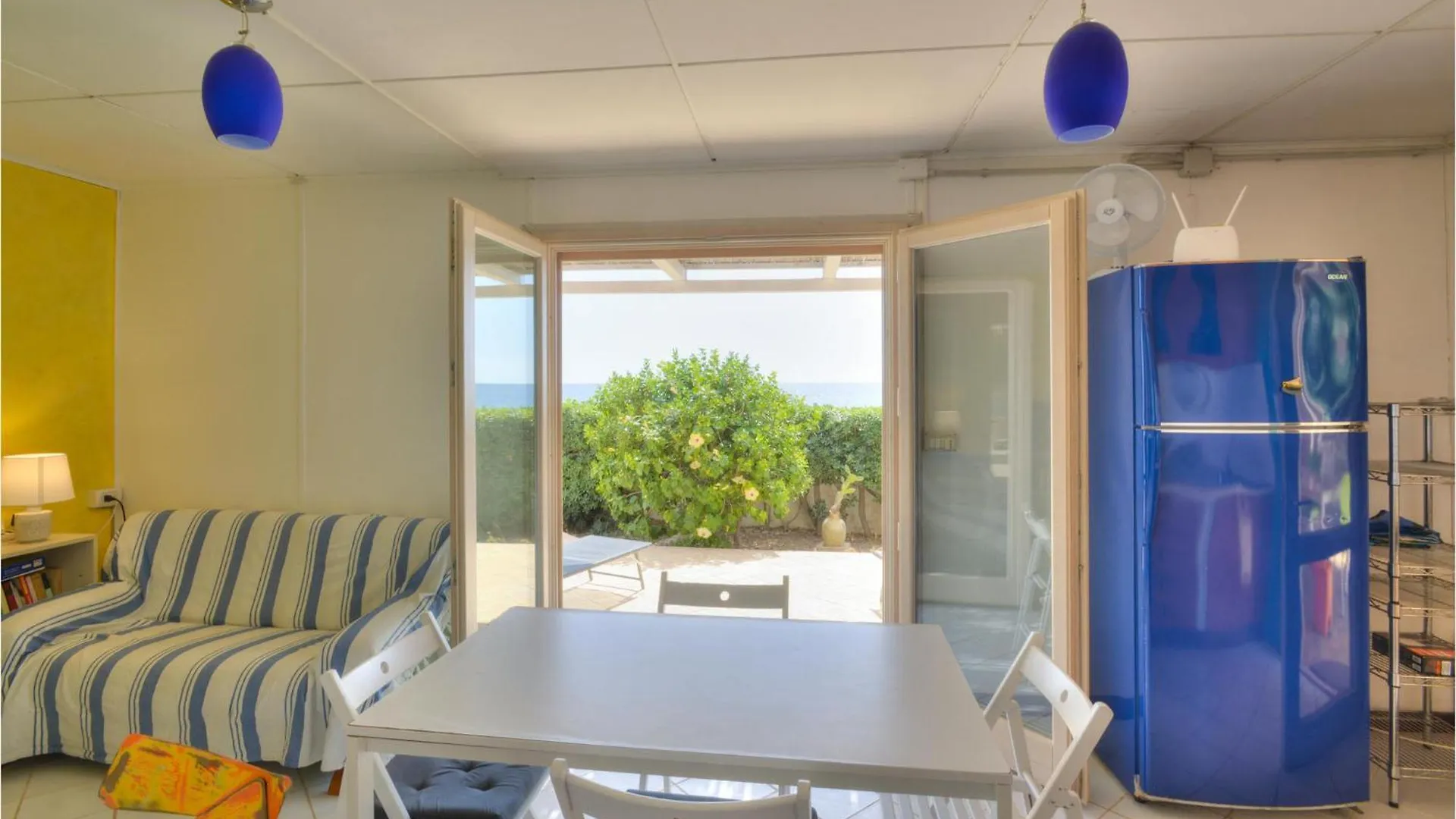 Holiday home Lovely Home In Fontane Bianche With Kitchen