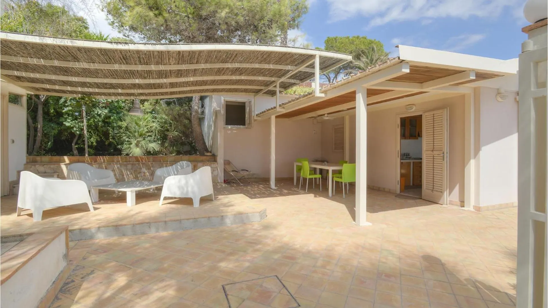 Holiday home Lovely Home In Fontane Bianche With Kitchen Italy