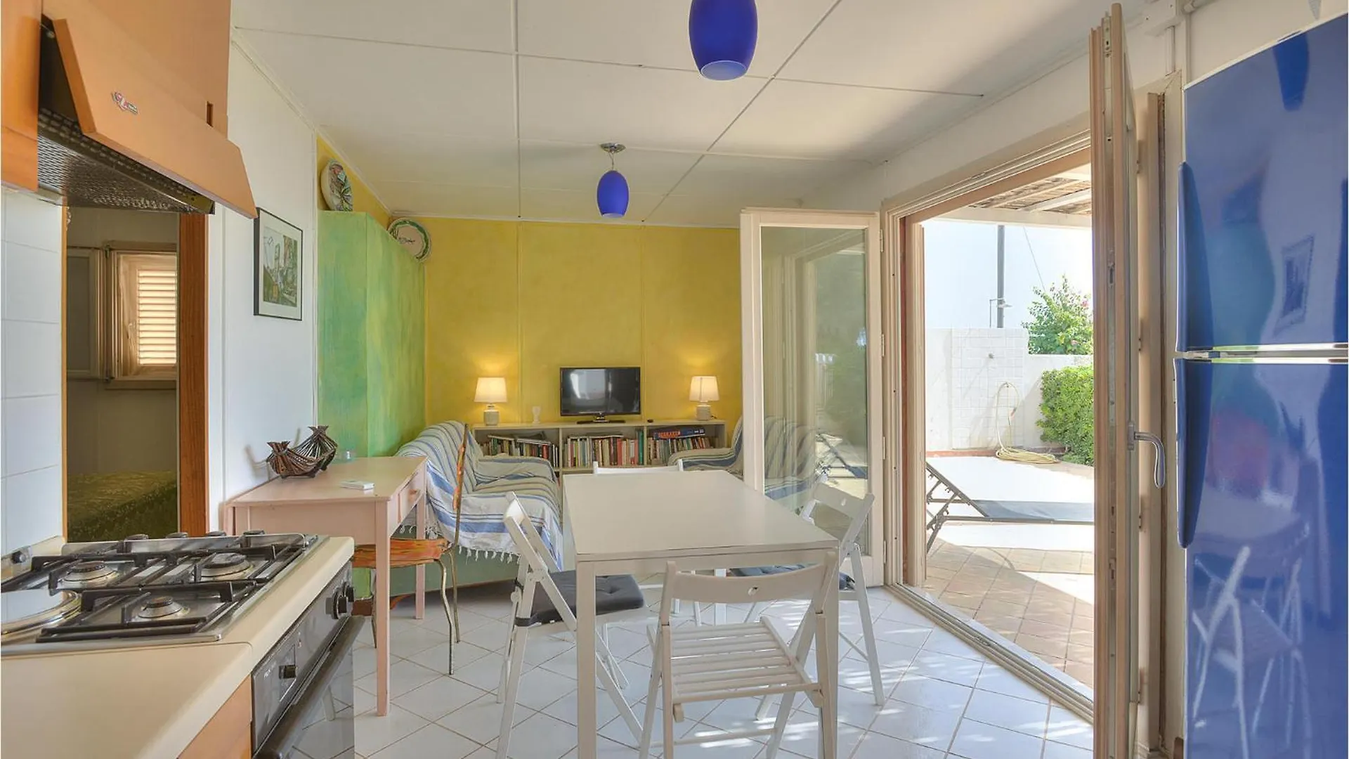 Lovely Home In Fontane Bianche With Kitchen Holiday home