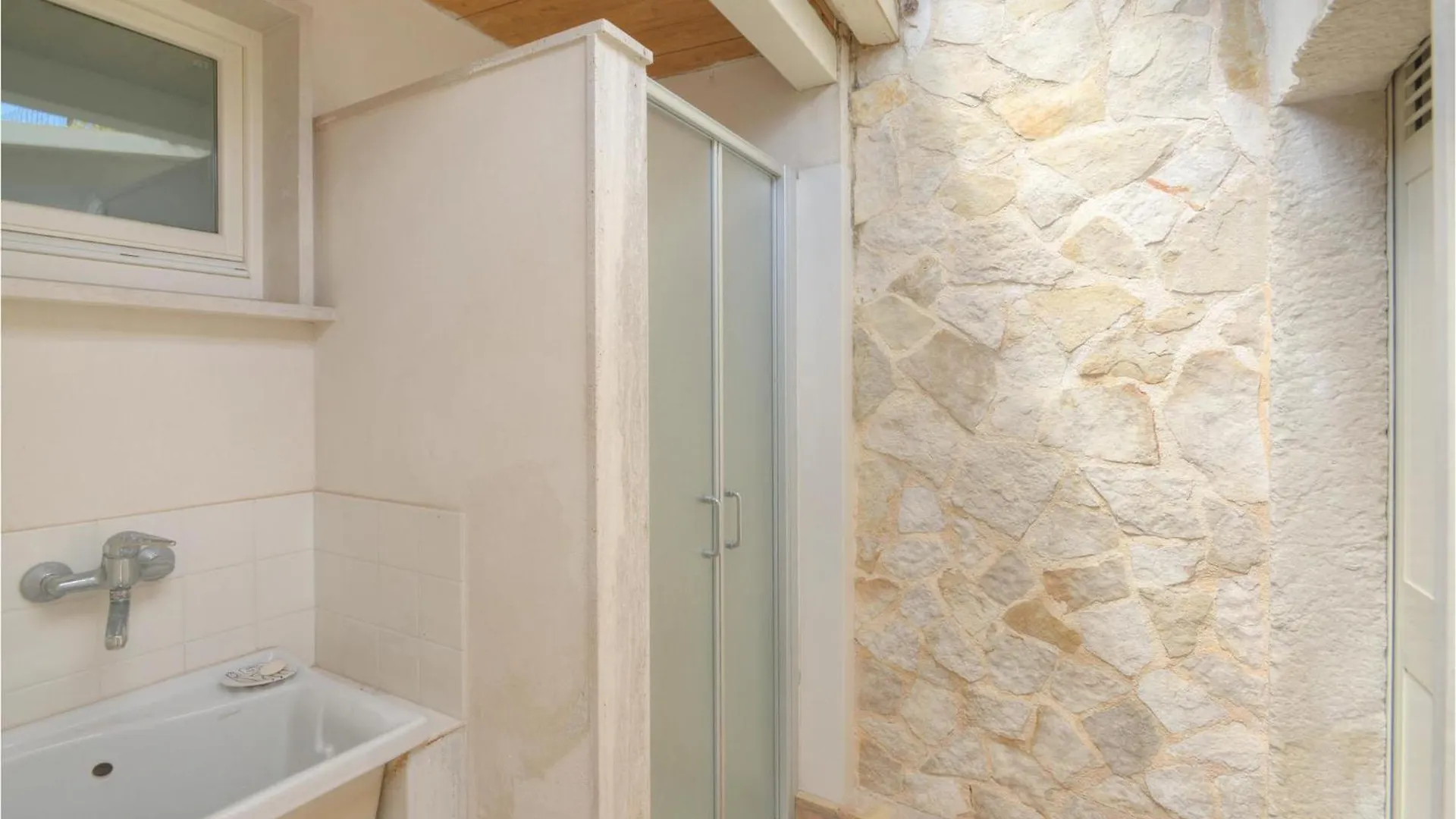 Lovely Home In Fontane Bianche With Kitchen 0*,  Italy