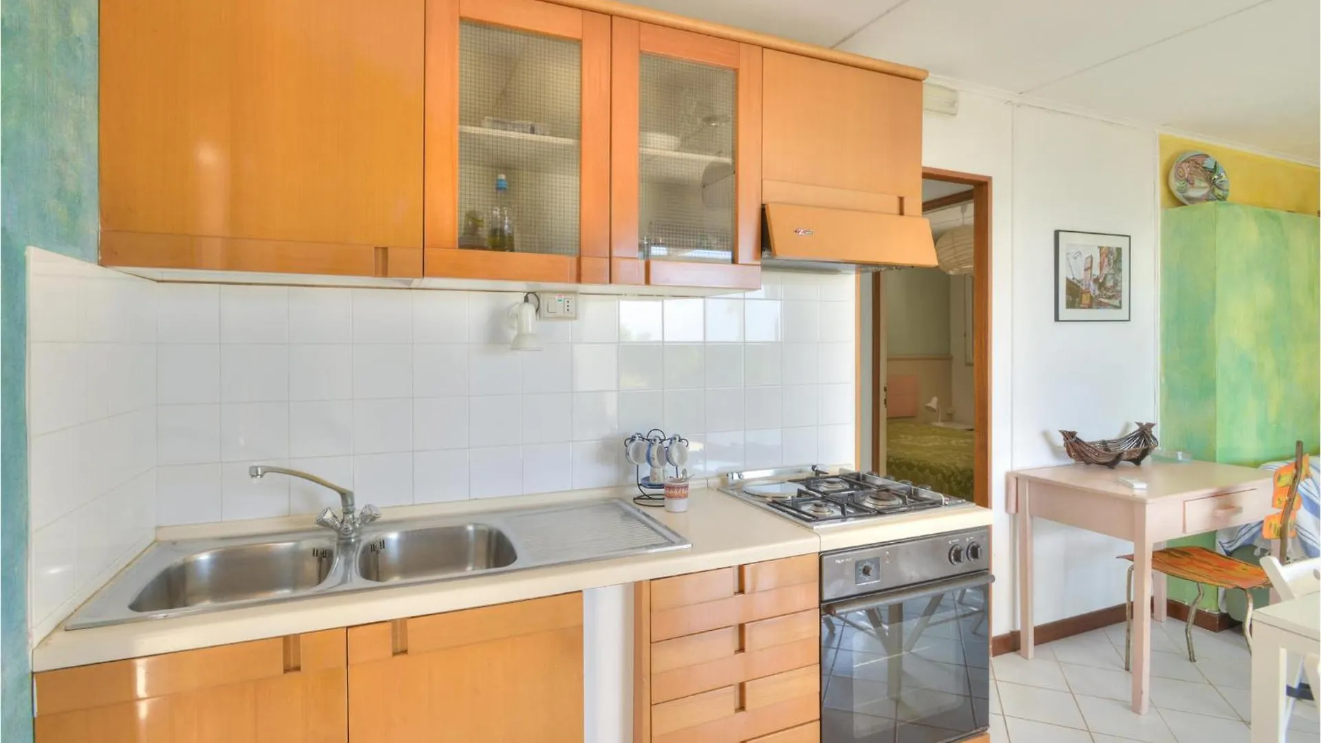 Lovely Home In Fontane Bianche With Kitchen Holiday home